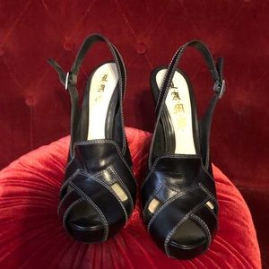 LAMB like new 7.5 black leather heels